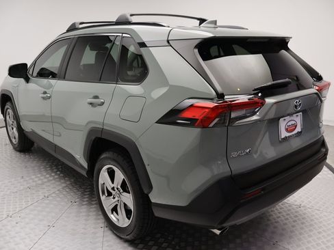 Certified 2021 Toyota RAV4 XLE Premium AWD/4WD image 11