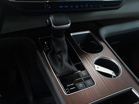 Used 2023 Toyota Sienna XLE image 21