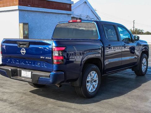 Used 2022 Nissan Frontier SV AWD/4WD image 9
