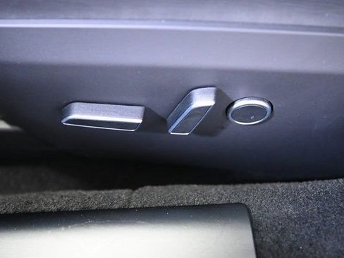 Used 2022 Tesla Model S Base image 25