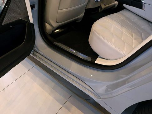 Used 2024 BMW 760i xDrive 760i xDrive w/ Premium Package 2 image 63