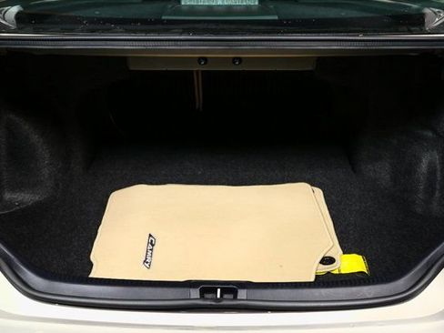 Used 2017 Toyota Camry LE image 22