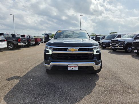 Used 2026 Chevrolet Silverado 1500 LT w/ Leather Package RWD image 2