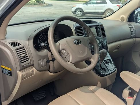 Used 2011 Kia Sedona EX w/ Luxury Pkg FWD image 9
