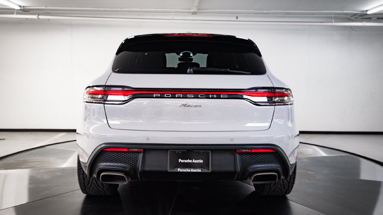 Certified 2023 Porsche Macan AWD/4WD image 6