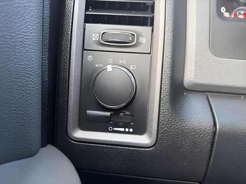 Used 2015 RAM 3500 Tradesman w/ Power & Remote Entry Group RWD image 17