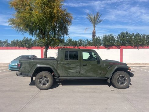 Used 2022 Jeep Gladiator Rubicon w/ Cold Weather Group image 2