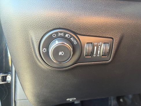 Used 2024 Jeep Compass Latitude AWD/4WD image 28