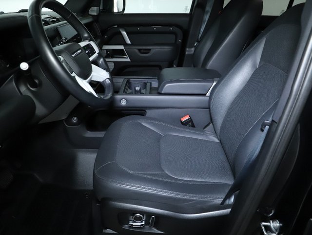 Used 2023 Land Rover Defender 130 X-Dynamic SE AWD/4WD image 17