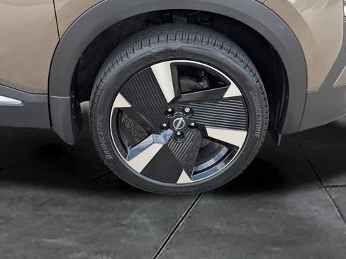 Used 2025 Nissan Kicks SR FWD image 11