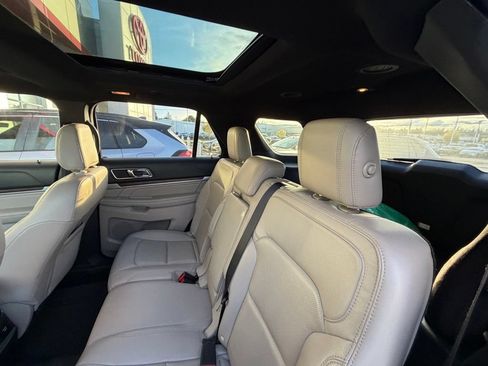 Used 2018 Ford Explorer Limited AWD/4WD image 10