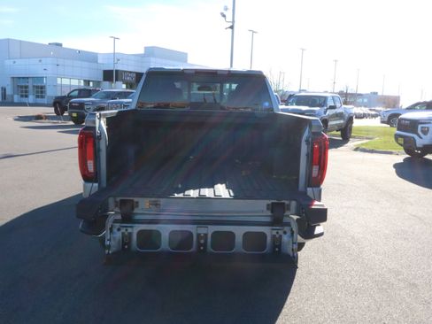 New 2026 GMC Sierra 1500 SLT image 16