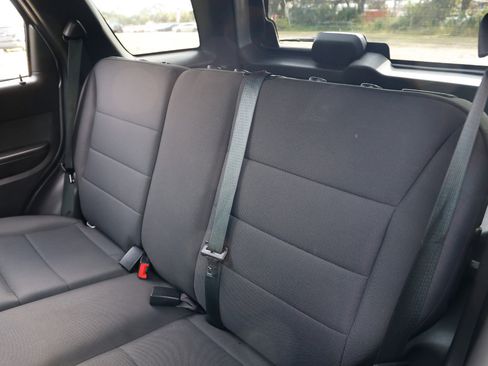 Used 2010 Ford Escape XLT image 8