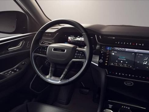 New 2026 Jeep Grand Cherokee L Limited AWD/4WD image 18