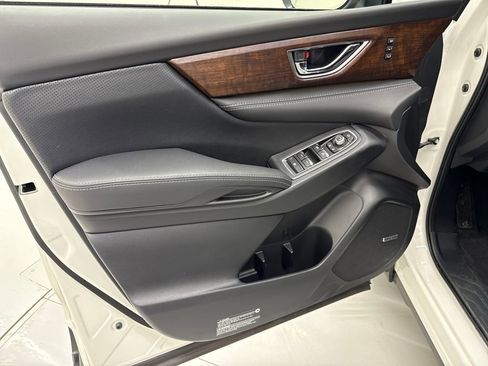 Used 2025 Subaru Ascent Touring image 11