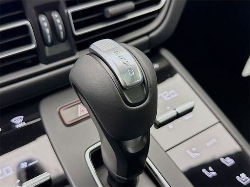 New 2026 Porsche Macan Turbo image 22