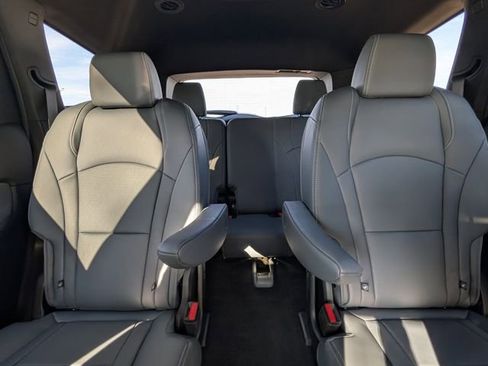 Used 2024 Buick Enclave Essence w/ Sport Touring Edition FWD image 31