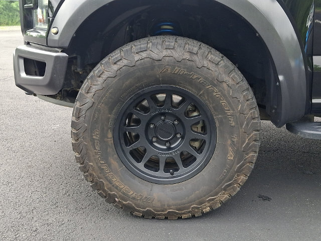 Certified 2017 Ford F150 Raptor w/ Equipment Group 802A Luxury AWD/4WD image 33