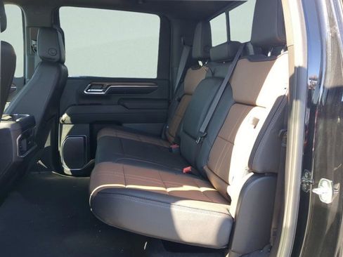 Used 2024 Chevrolet Silverado 3500 High Country image 23