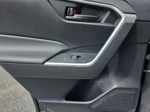 Used 2023 Toyota RAV4 LE image 14