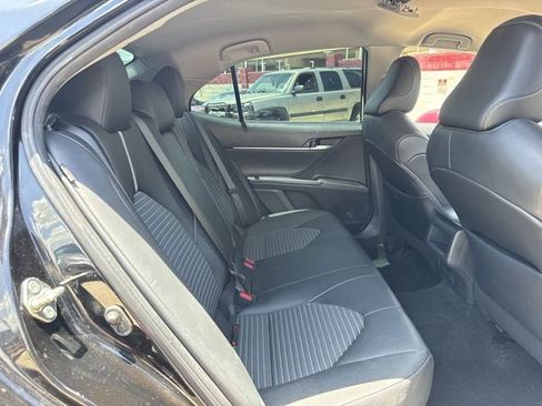 Used 2022 Toyota Camry SE FWD image 29
