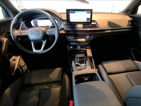 Certified 2025 Audi Q5 2.0T Premium Plus w/ Premium Plus Package AWD/4WD image 12