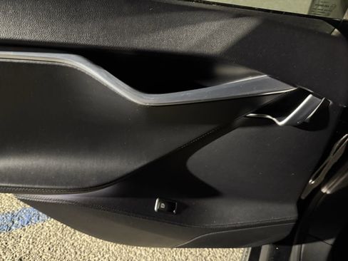 Used 2013 Tesla Model S image 10