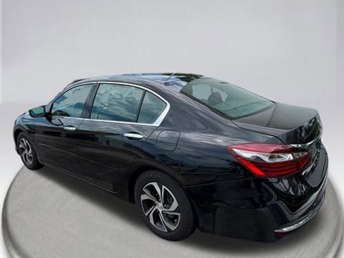 Used 2017 Honda Accord LX image 9