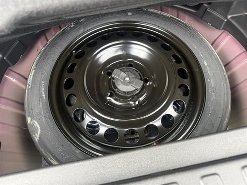 Used 2020 Chevrolet Equinox LT FWD image 29
