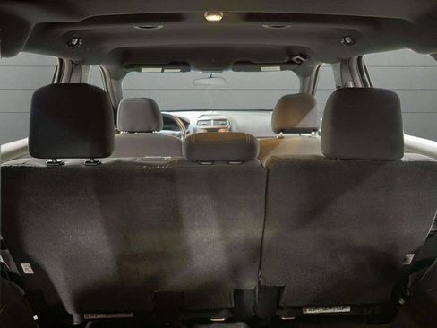 Used 2017 Ford Explorer XLT image 22