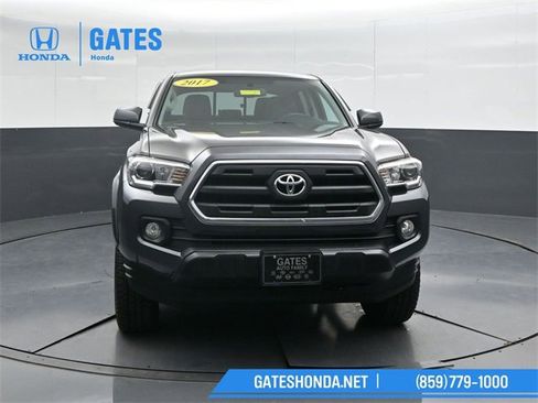 Used 2017 Toyota Tacoma SR5 image 5