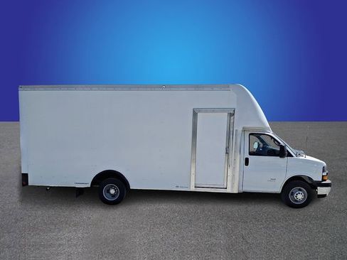 New 2026 Chevrolet Express 4500 w/ Power Convenience Package RWD image 3