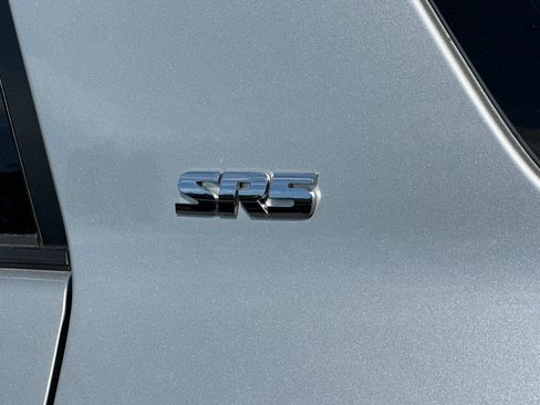 Used 2017 Toyota 4Runner SR5 AWD/4WD image 34