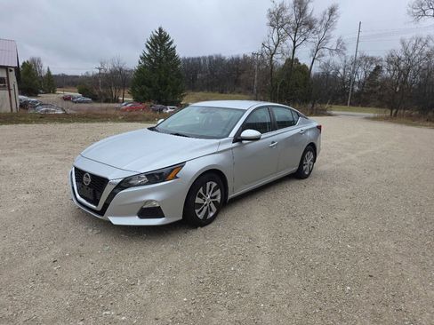 Used 2022 Nissan Altima 2.5 S image 1