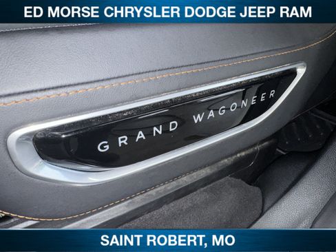 Used 2023 Jeep Grand Wagoneer L Series III AWD/4WD image 28
