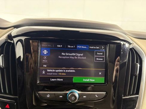 Used 2023 Chevrolet Traverse LS w/ Safety Package image 12