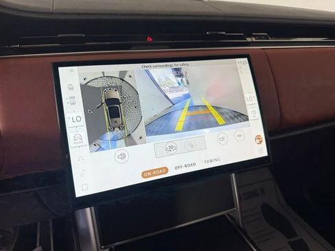 New 2025 Land Rover Range Rover SV image 32