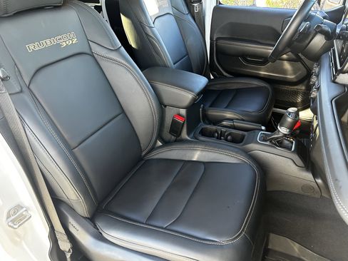 Used 2025 Jeep Wrangler Unlimited Rubicon 392 image 9