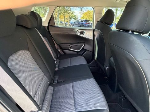 Used 2024 Kia Soul LX w/ Option Group 015 FWD image 9