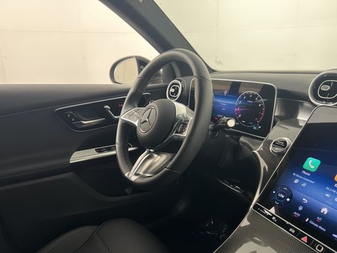 Used 2026 Mercedes-Benz GLC 300 image 10