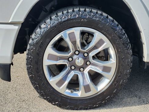 Used 2019 RAM 1500 Limited w/ Body Color Bumper Group AWD/4WD image 10