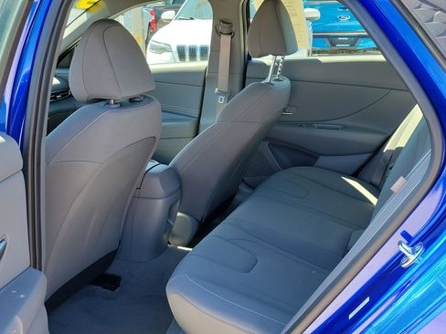 Used 2025 Hyundai Elantra Sport FWD image 13