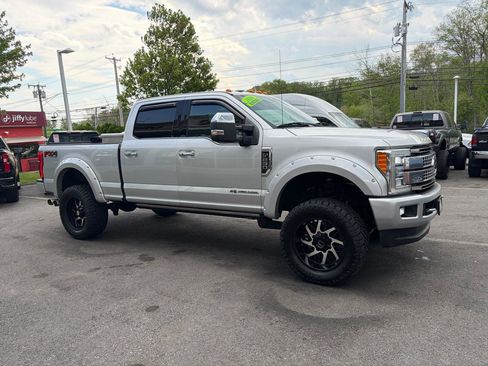 Used 2018 Ford F250 Platinum w/ Platinum Ultimate Package AWD/4WD image 5