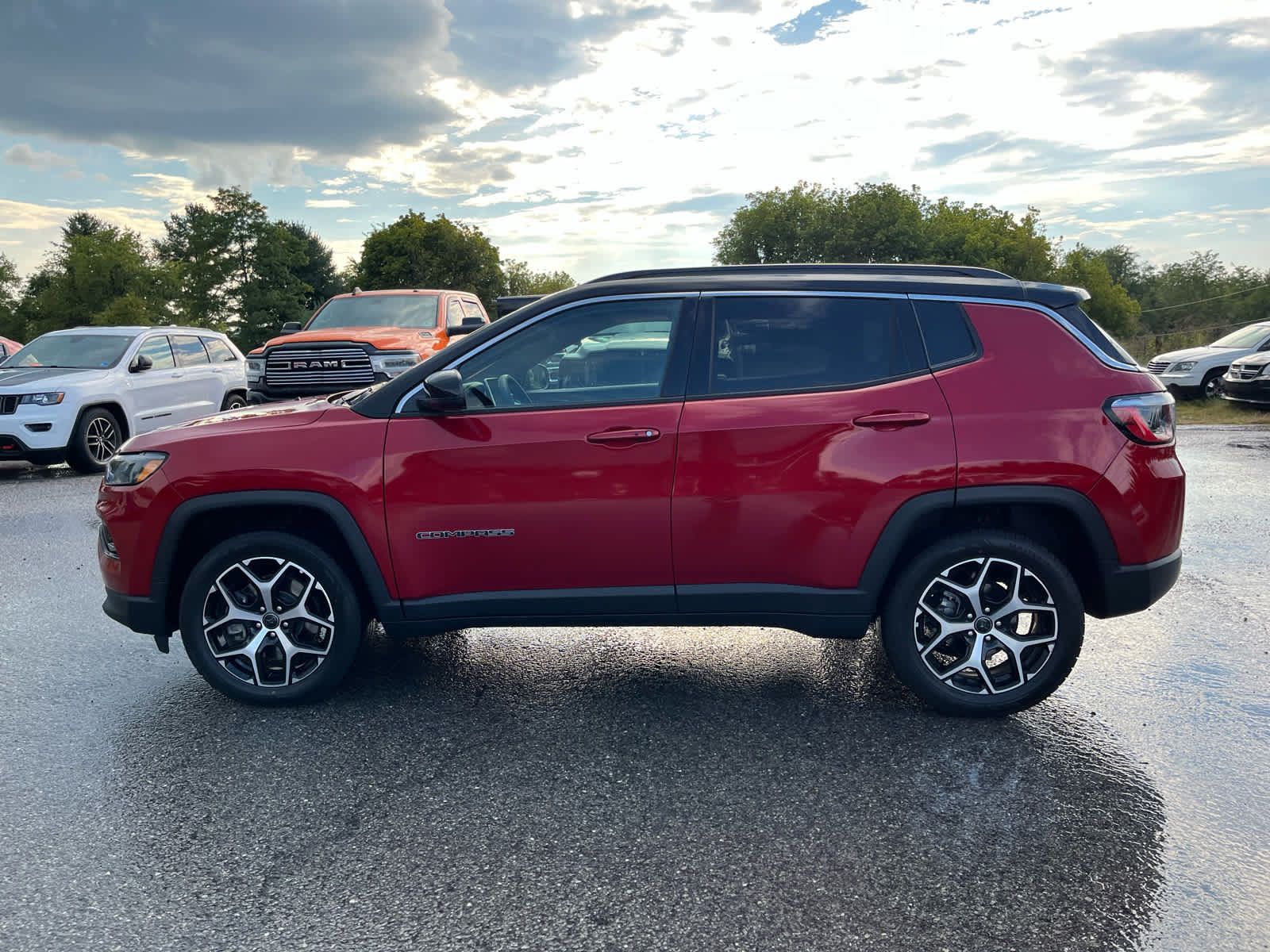 Used 2025 Jeep Compass Limited AWD/4WD image 6