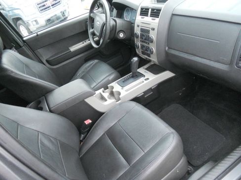 Used 2011 Ford Escape XLT w/ 203A Rapid Spec Order Code FWD image 14