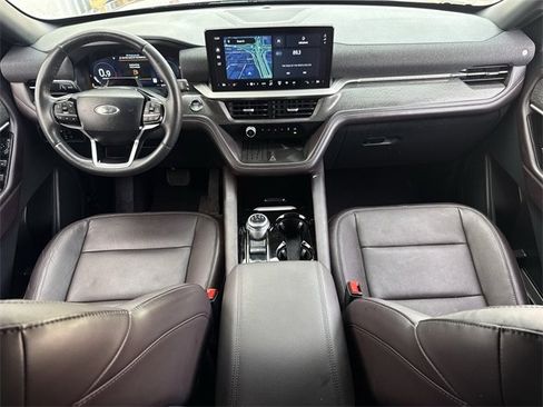 Used 2025 Ford Explorer Platinum w/ LUX Leather Package image 11