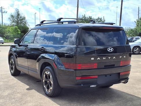 Used 2025 Hyundai Santa Fe SEL FWD image 2