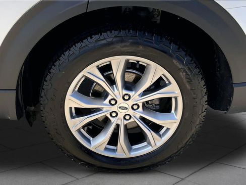 Used 2020 Ford Explorer XLT w/ Equipment Group 202A AWD/4WD image 11