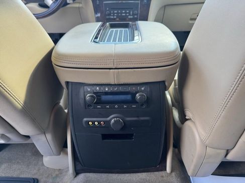 Used 2013 Cadillac Escalade Premium image 27