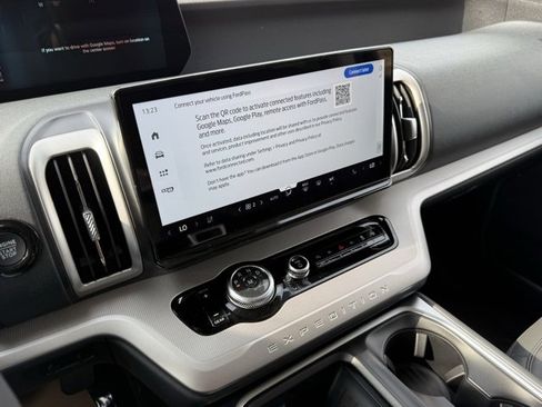 New 2025 Ford Expedition Max Active image 14